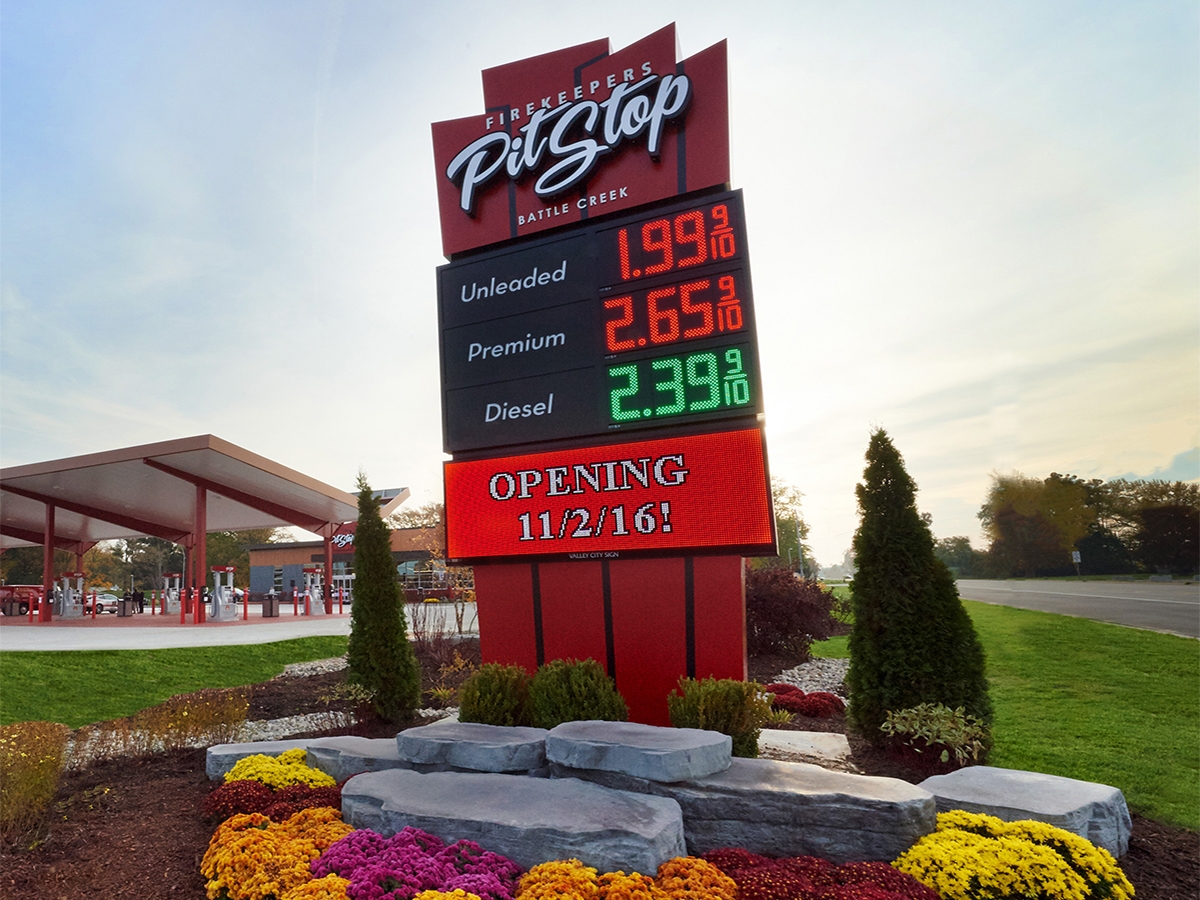 FireKeepers Pit Stop; 18" Price Watchers, 16mm, 3'5" x 9'3" Message Center, Battle Creek, MI